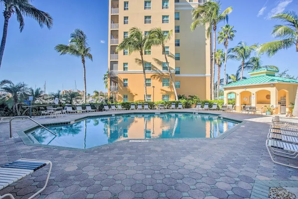 Sunsets & Sails! Waterfront Punta Gorda Condo
