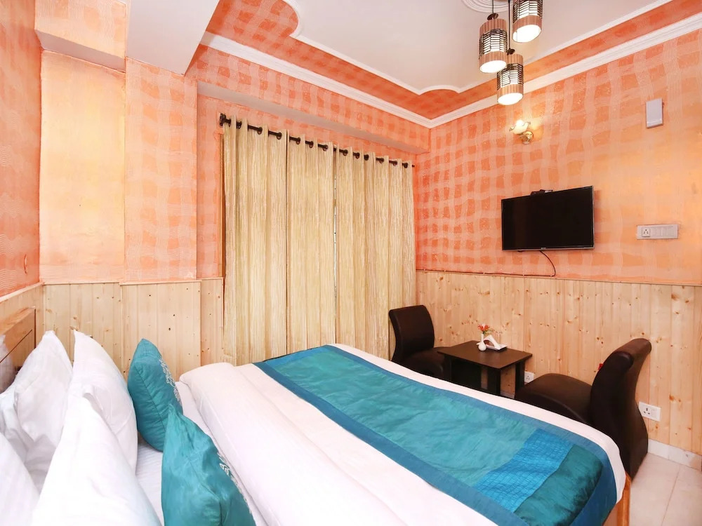 OYO 10411 Home Family Suite Panthaghati Shimla