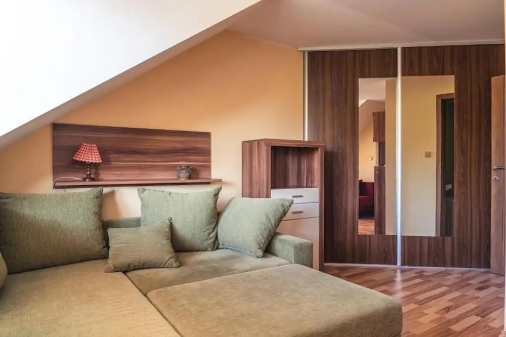 APARTMÁN SLAVKOV home & parking