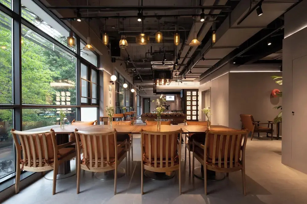 Guangzhou Desti Youth Hostel - Rainbow Bridge Metro Station-24H Reception&English Service& Cafe& Bar& Luggage Storage& Large Public Area