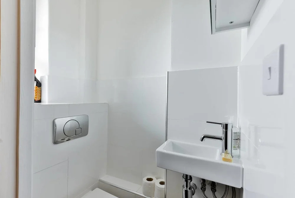 2BR Apartment - 10mins to Canary Wharf!