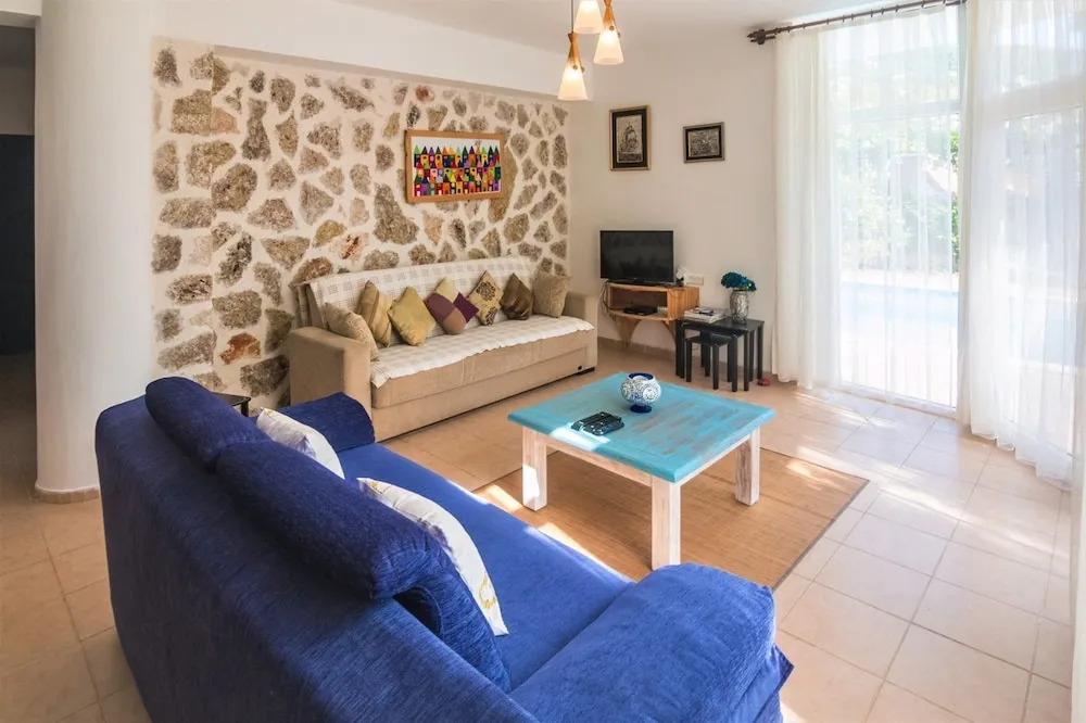 Korunaklı Villa Lavanta