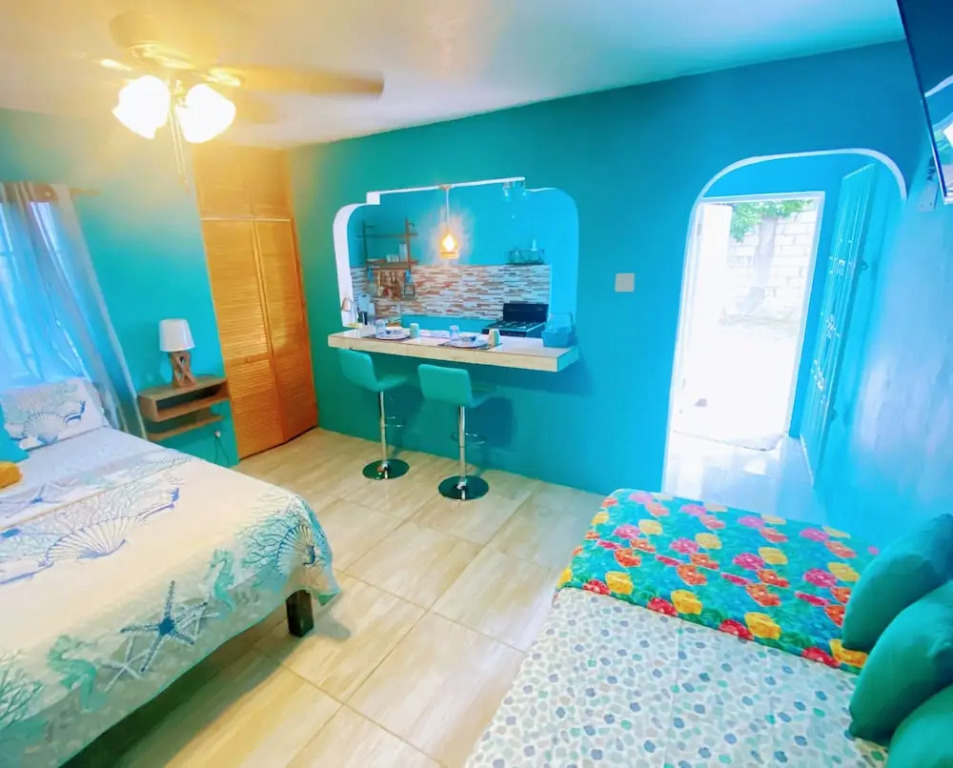 Yanceylargo Estate - Newly Renovated 3 Br Villa W Gorgeous Mountain Views 3 Bedroom Villa by RedAwning