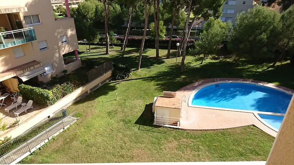 UHC GOLDEN PINEDA APARTMENTS