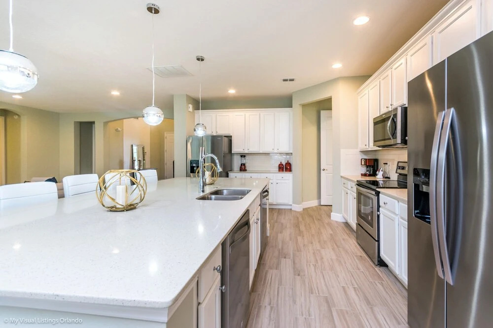 Solterra - 7004 Oak Wood Street