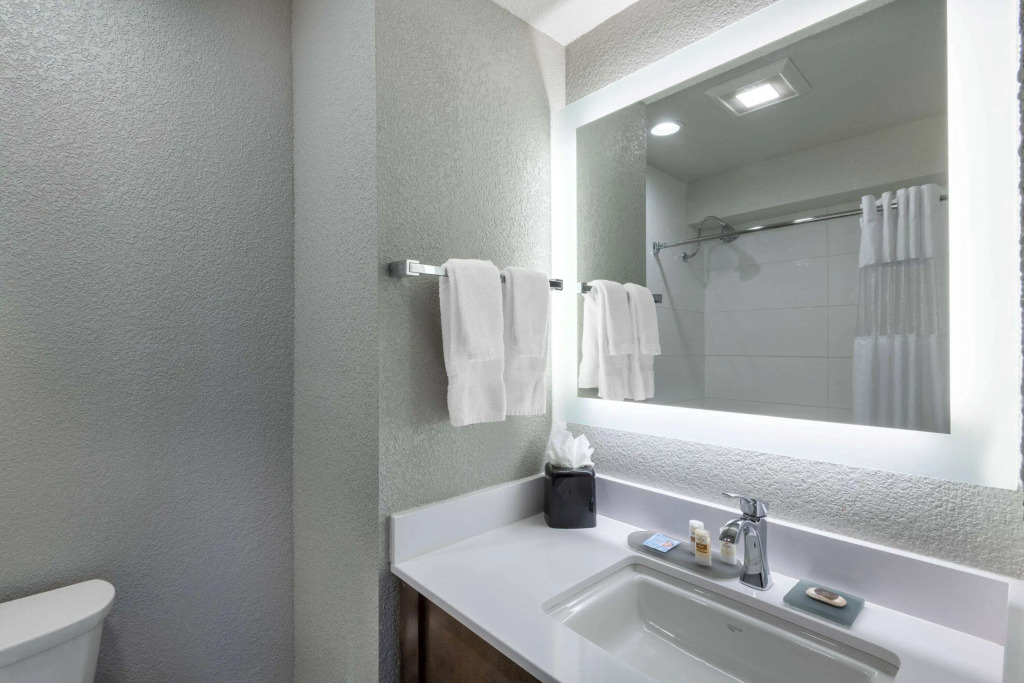 La Quinta by Wyndham Anchorage Airport