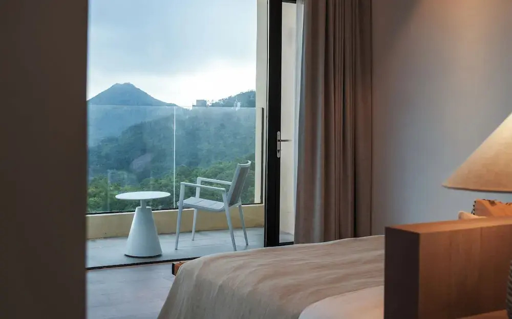 Miyue Shenzhen Tianlu Secret Wild Wizard Holiday Hotel