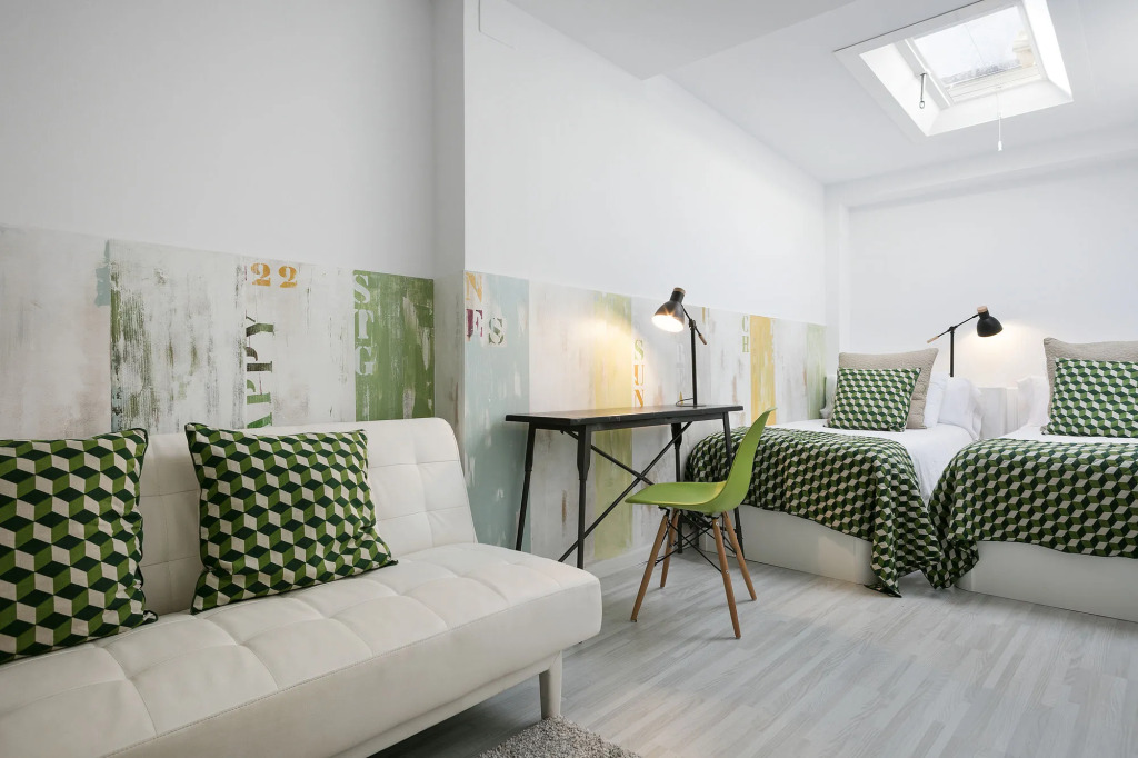 Sitges Group Blue&White