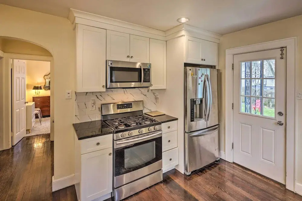 Bridgeport Vacation Rental - Walk to Beach!