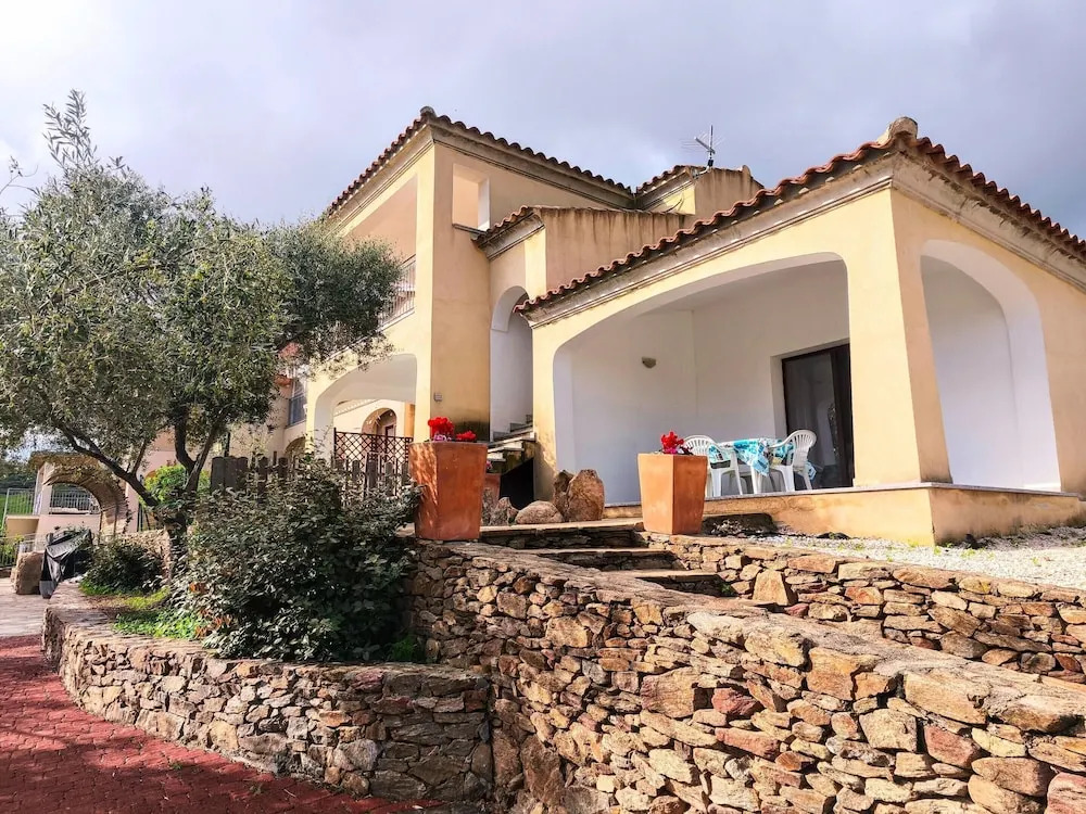 Seaside Apartment Near Budoni