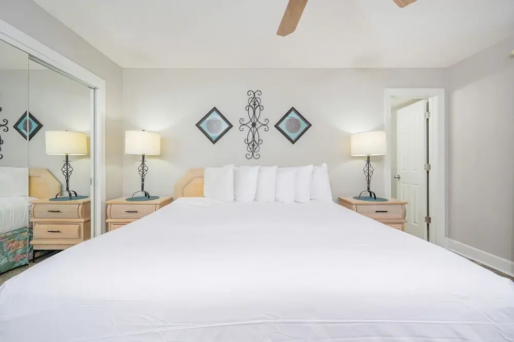 Island Winds West 380 3 Bedroom Condo