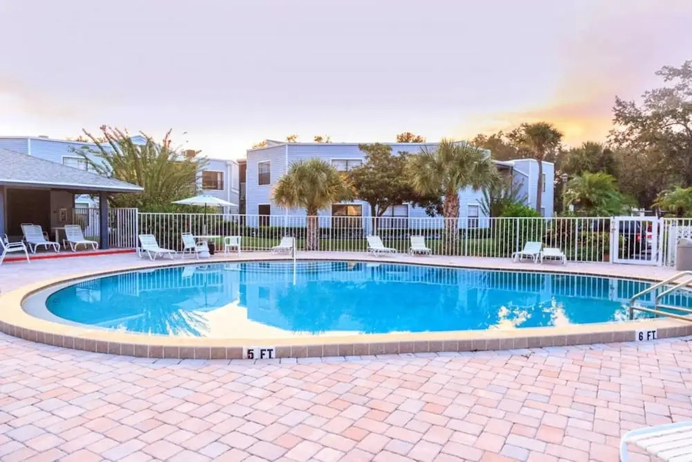 Clean Hole IN ONE Golf Condo