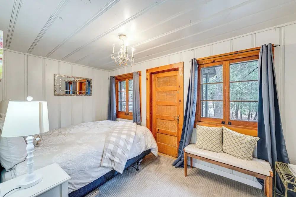 Serene Bass Lake Cabin Near Shopping & Dining!