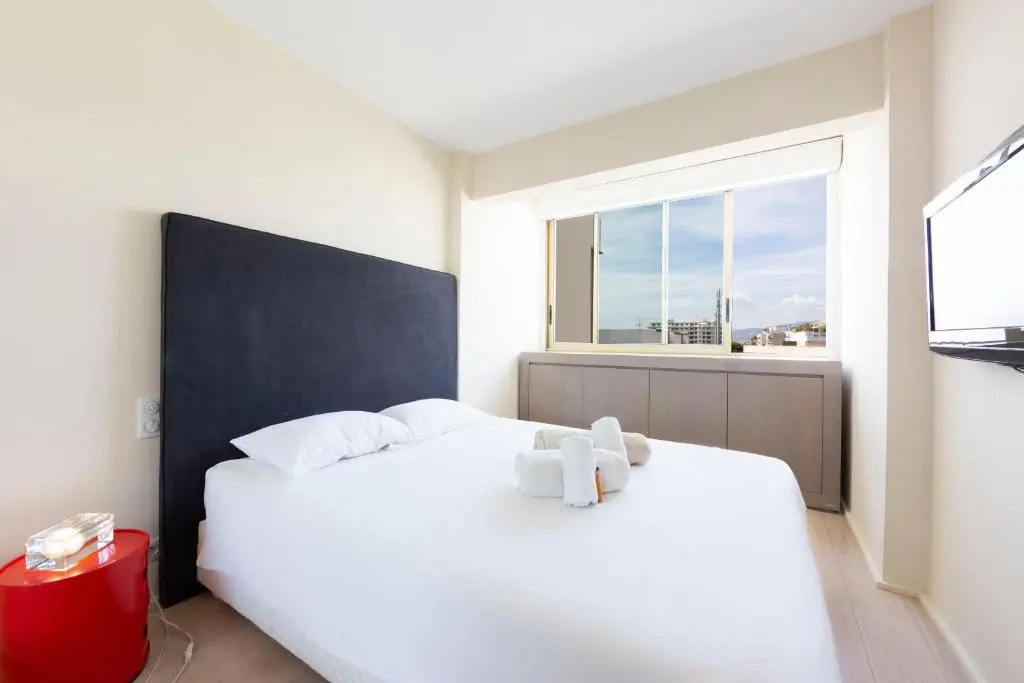Appartement 70 m2 face à la mer, dernier étage, au bord des plages
