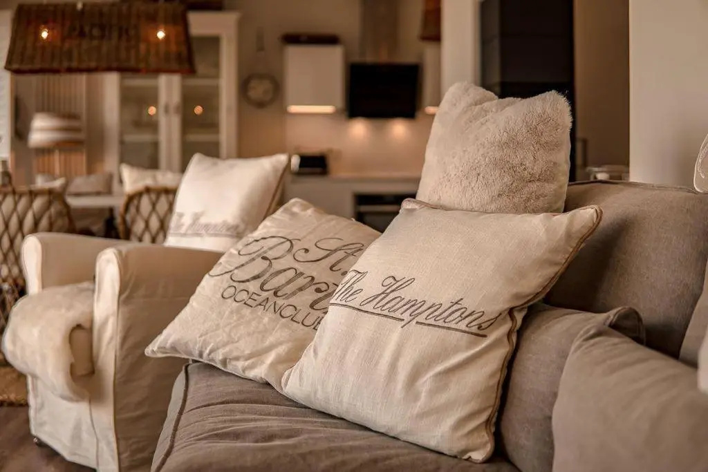 Luxurioese-Ferienwohnung-direkt-am-Strand-4DP212