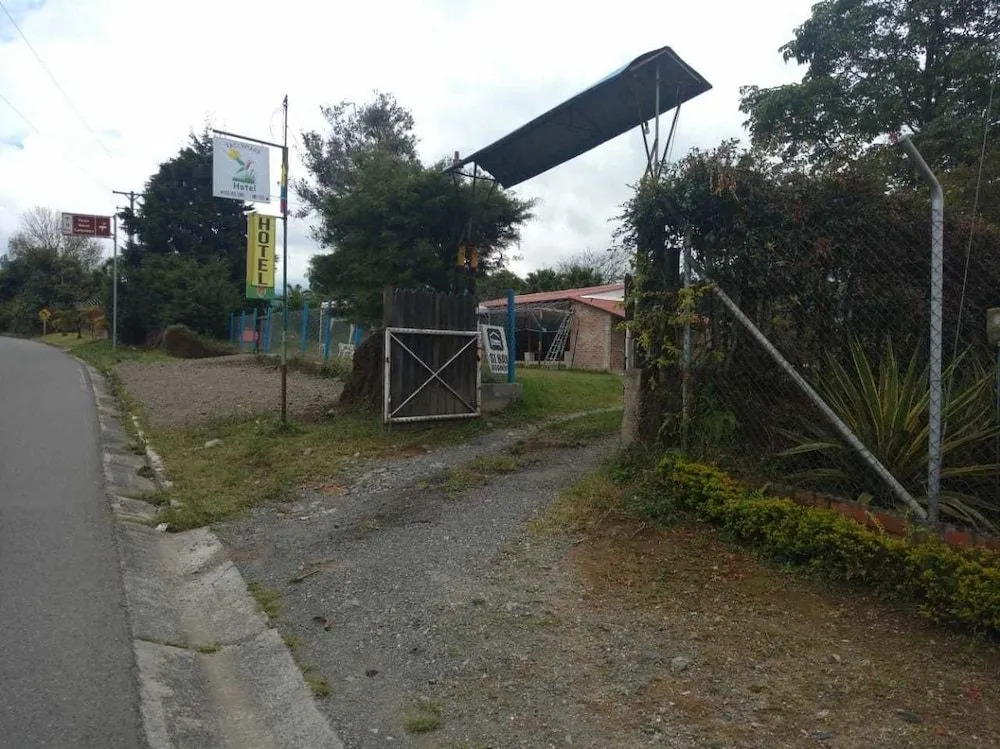 Hotel Yacurmana