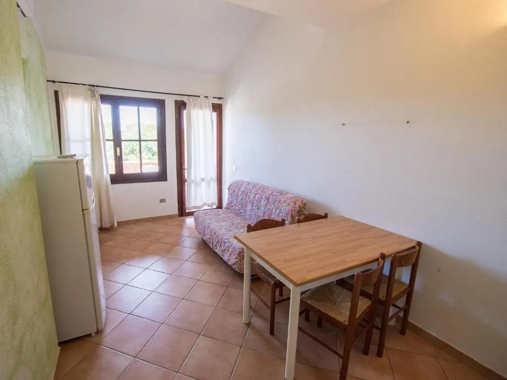 Bilocale con balcone 300 mt dal mare
