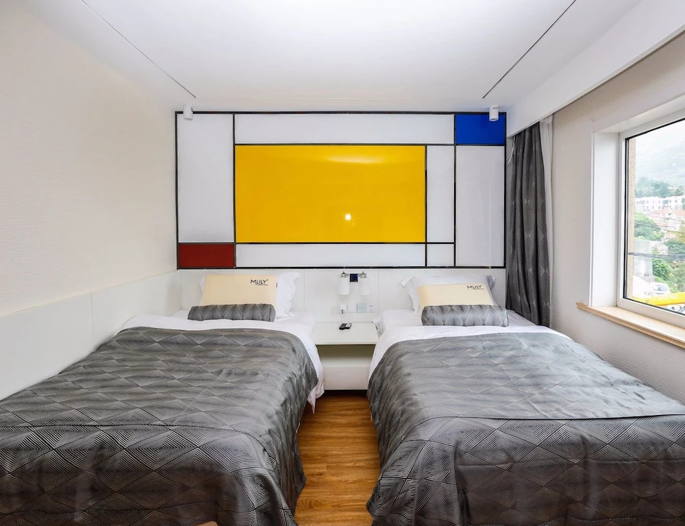 Qingdao Lohas Home Hotel