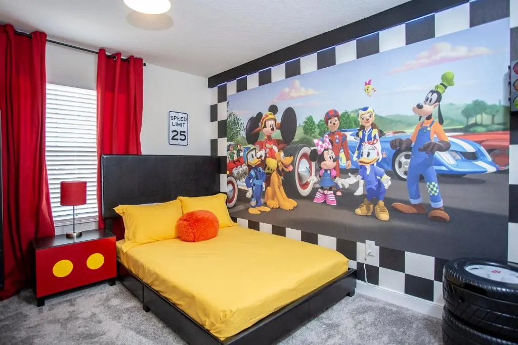 Splendid Four Bedroom Close To Disney w/ Pool 4987