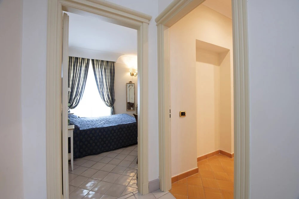 Amalfi Old Square room & apartments , 73 steps from the street