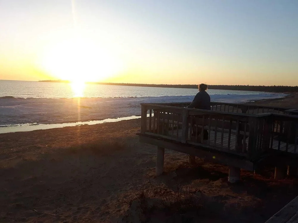 4 Bedroom Cottage on Manitoulin Island Next to Sand Beaches