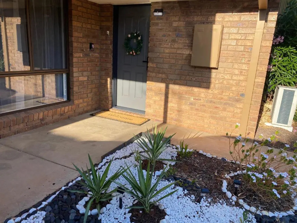 Flamingo Rentals - Modern 2-bed unit with SPA ideal for holiday and business travel