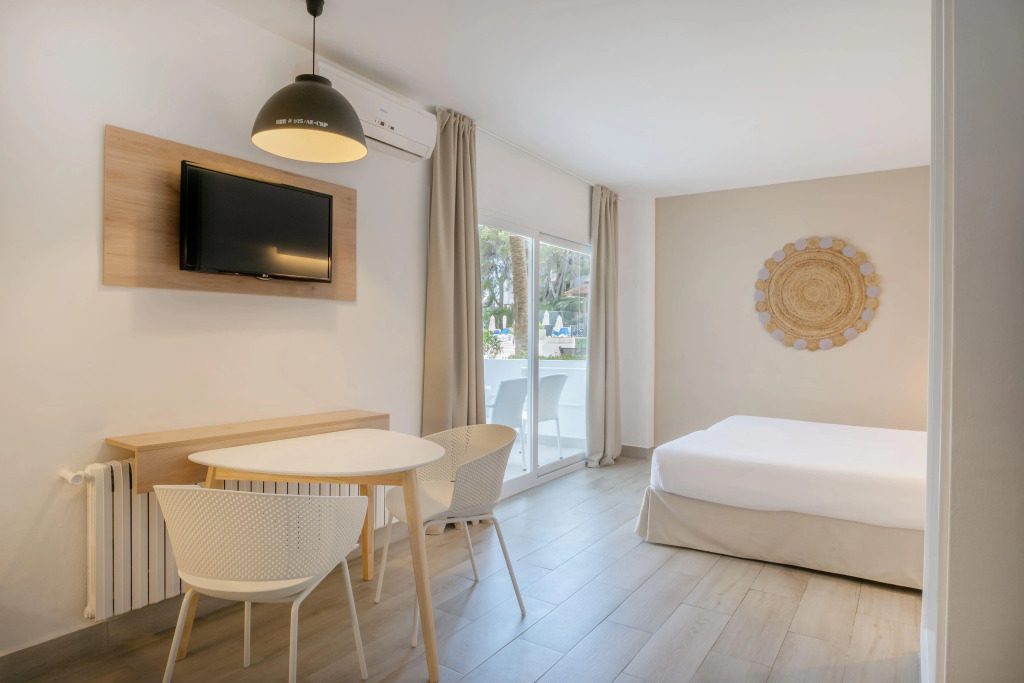 SOL by Meliá Lunamar Palmanova Apartamentos