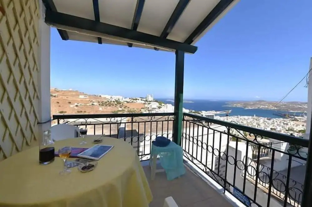 Akadia Syros