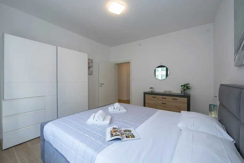 Boutique Apartment 10