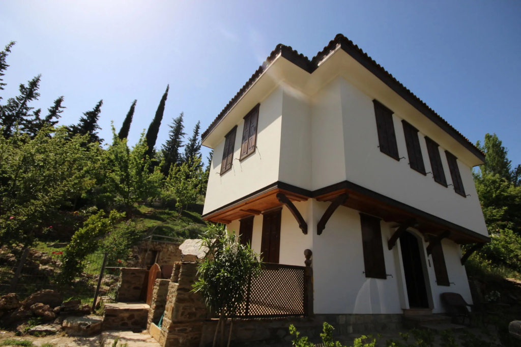 Stonehouse By Ipek