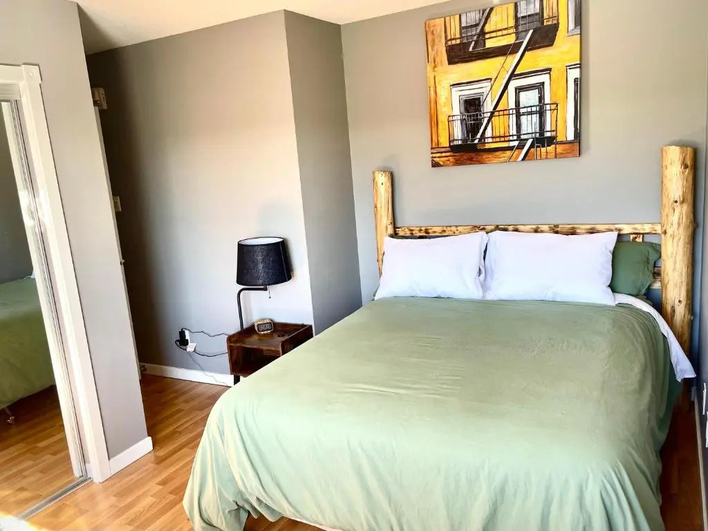 Top Floor Riverfront Condo with Stellar Sunsets!