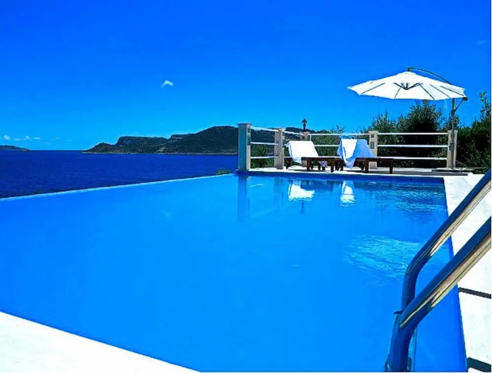 Villa Paloma by Villatatilin