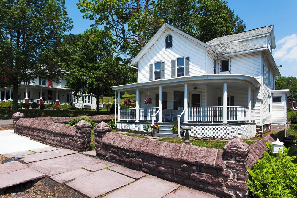 Near Trails, Fishing, Parks & More! Poconos Home