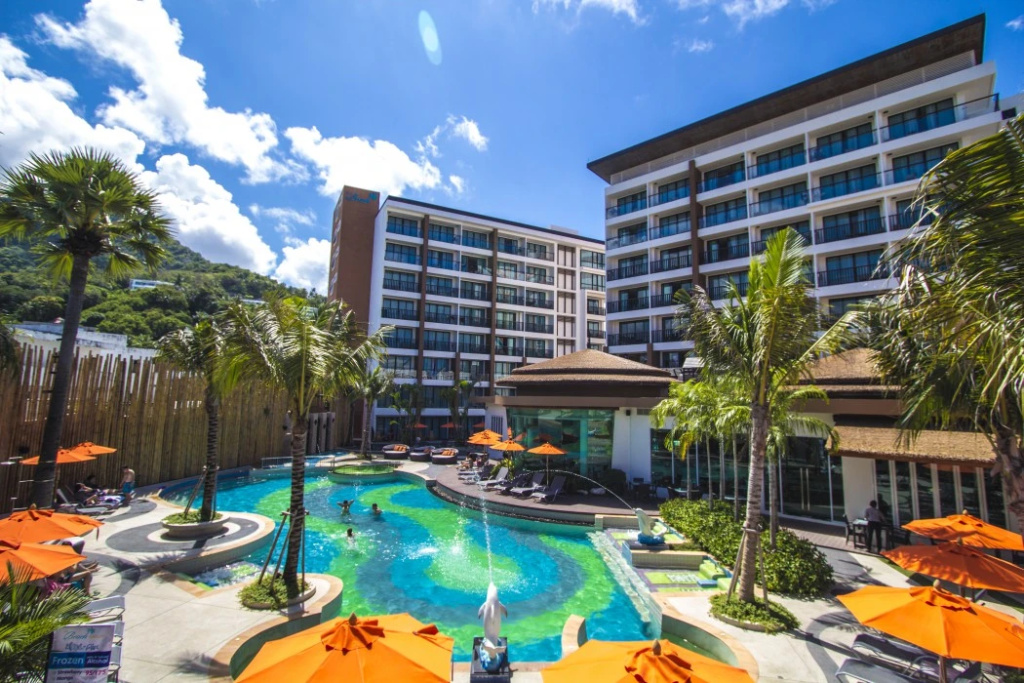 The Beach Heights Resort SHA Plus