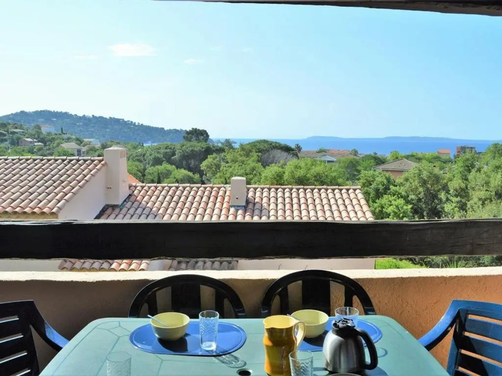 Appartement Le Lavandou, 2 pièces, 4 personnes - FR-1-251-348