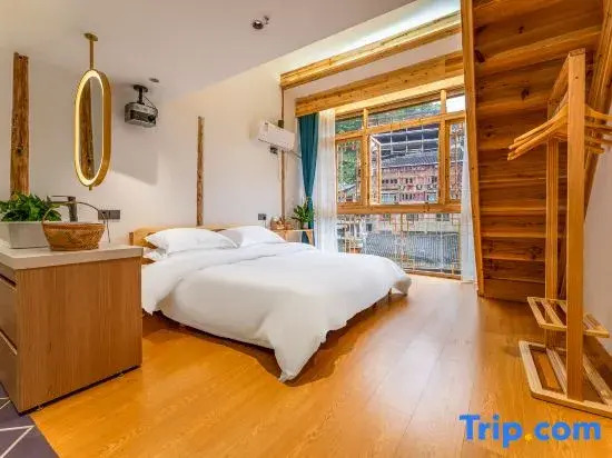 Yunshe Homestay in Qianhu Miao Village, Xijiang