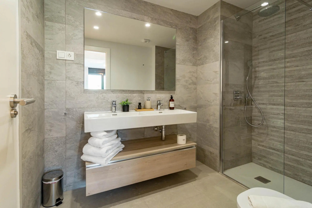 LME7BA Modern family flat close to everything