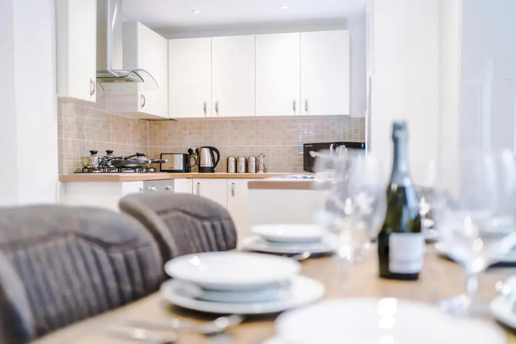 Rest&Recharge at Karma House (5-Bedroom, 8 beds, Free Parking)