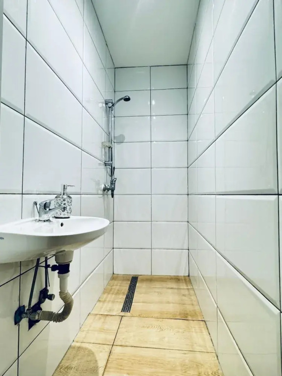 Private Rooms in Affordable 5-Bedroom Apartment