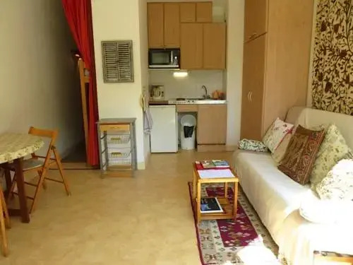 Apartment Studio Expose Sud Avec Lits Superposes A L'entree Et Lave linge