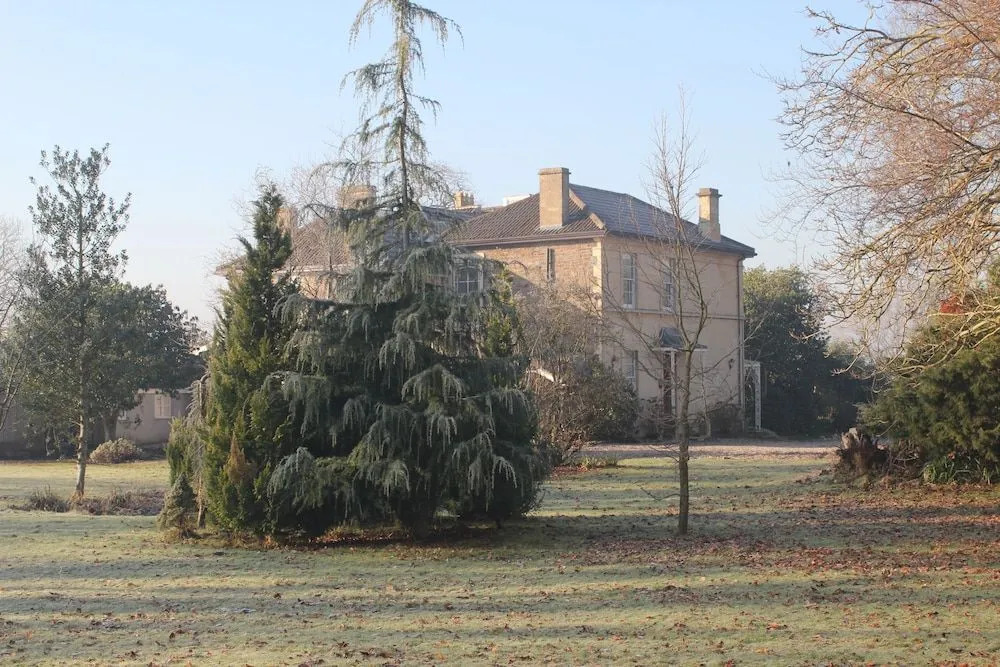 Roseneath House