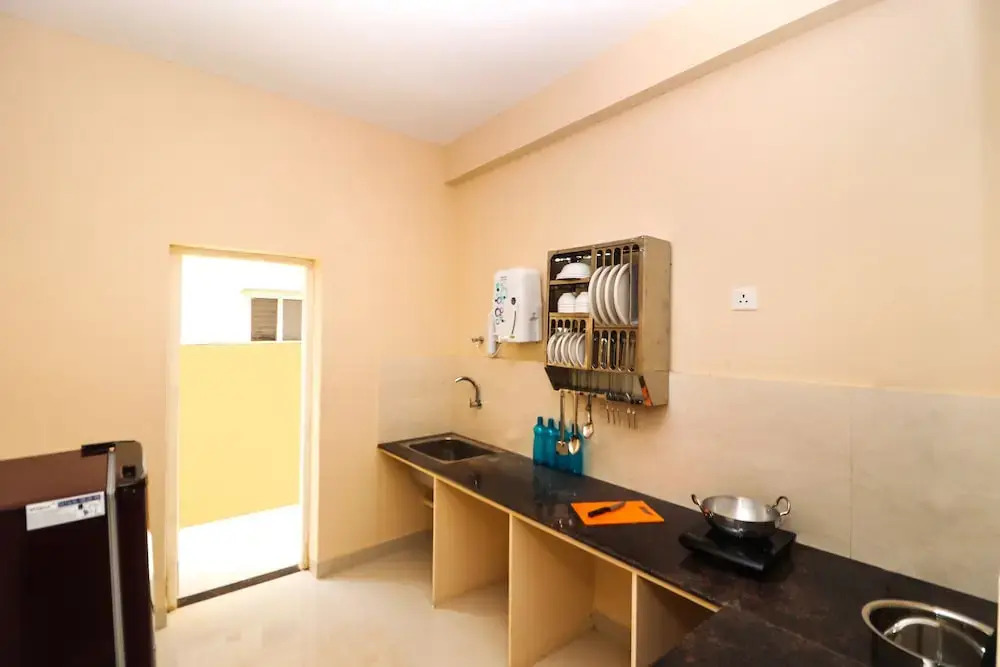OYO 27826 Home Graceful Stay Near Airport