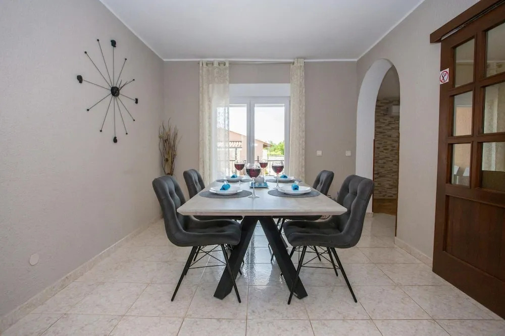 Villa Lara