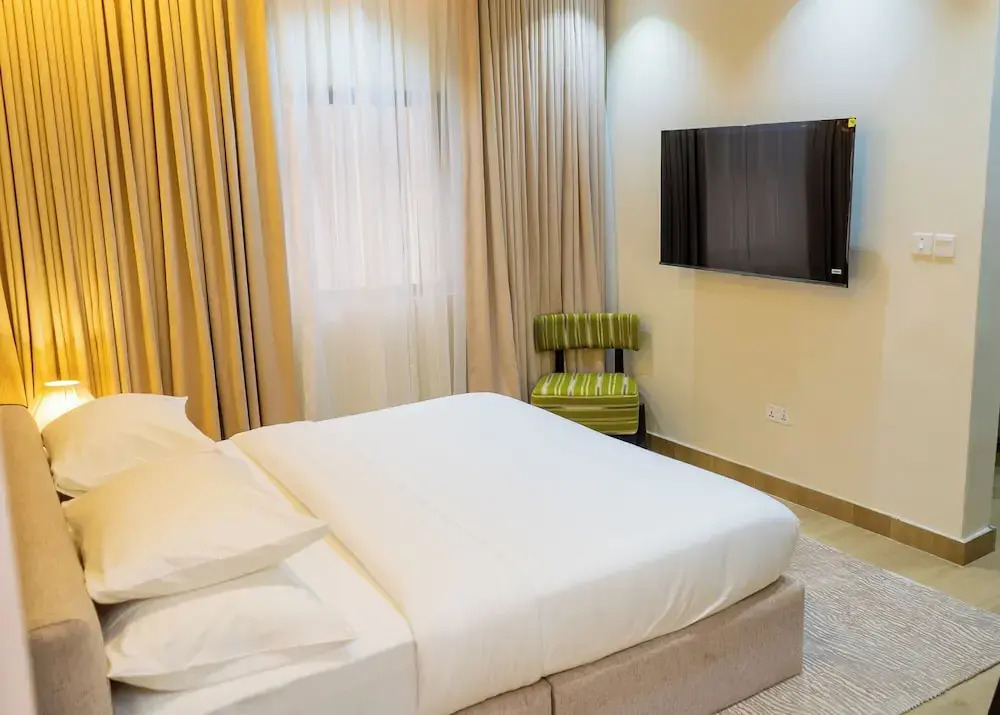 7EVEN Suites