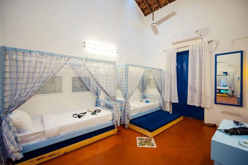 OYO 10868 Home Villa Calangute Beach