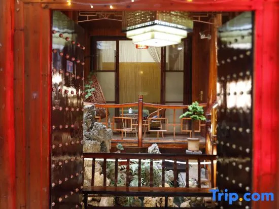 Qingcheng Xiaoyuan (Fenghuang Ancient Town Branch, Lansheng Metro Station)