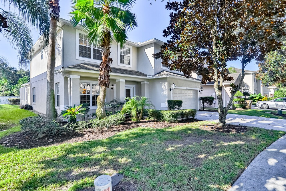 Spacious and Inviting Home With Private Pool, Central AC, and Washer/dryer