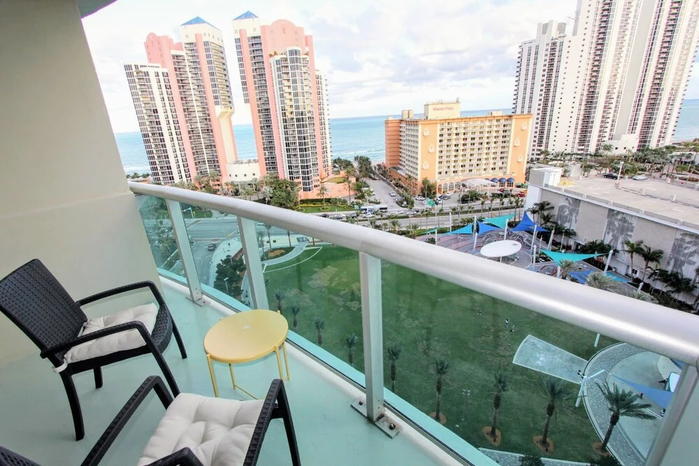 19370 Collins Ave # 1621
