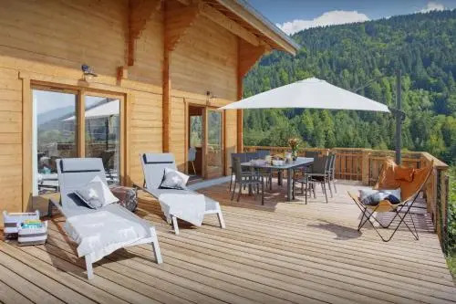 Chalet Carter - OVO Network