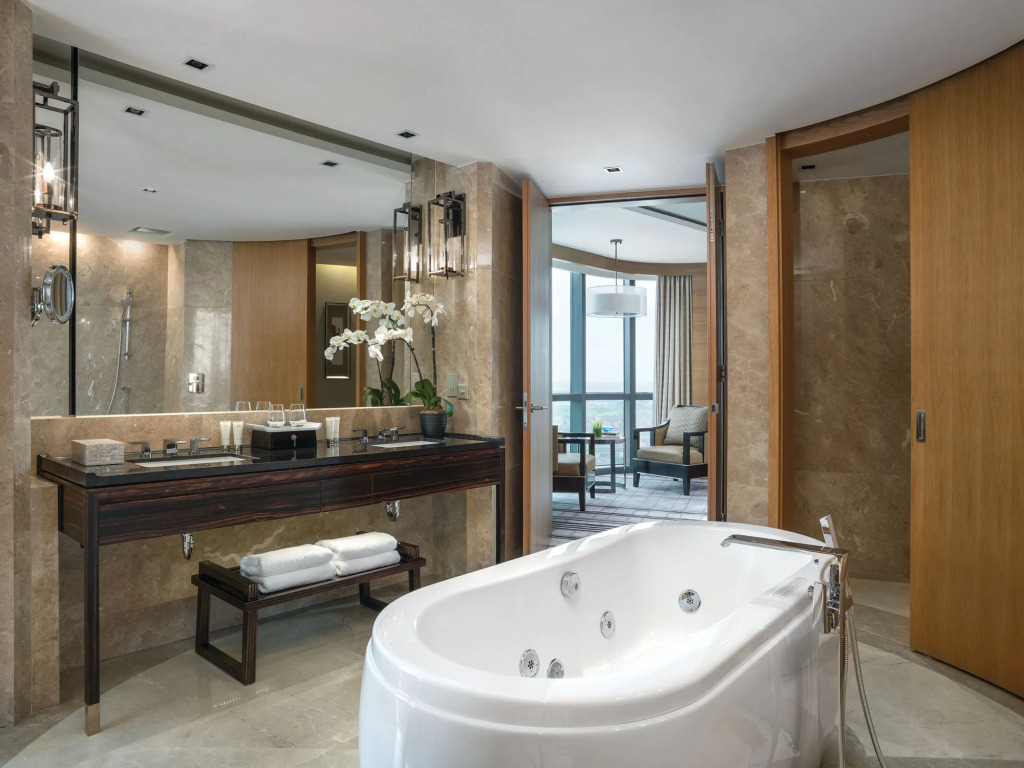 Pullman Haining